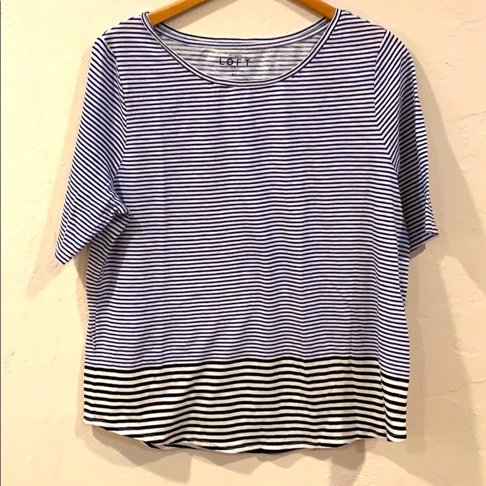 LOFT Striped tee. Scoop neck size XL
